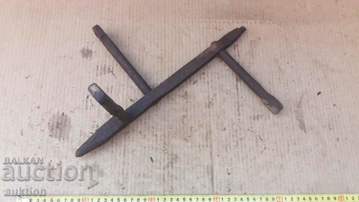 Delivery of RENAISSANCE INTERESTING WROUGHT IRON, TOOL Delivery of RENAISSANCE INTERESTING WROUGHT IRON, TOOL