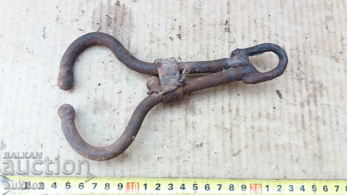 Auction RENAISSANCE WROUGHT IRON, TOOL Auction RENAISSANCE WROUGHT IRON, TOOL