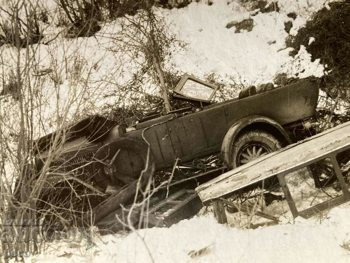 Disaster Samokovsko shose 1939 old photo with price 25.00 BGN | € 12.78 Disaster Samokovsko shose 1939 old photo with price 25.00 BGN | € 12.78