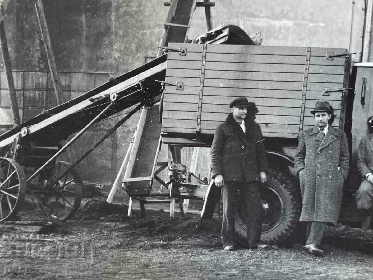 Coal loading Pernik Briquette Factory 1939 with price 25.00 BGN | € 12.78 Coal loading Pernik Briquette Factory 1939 with price 25.00 BGN | € 12.78