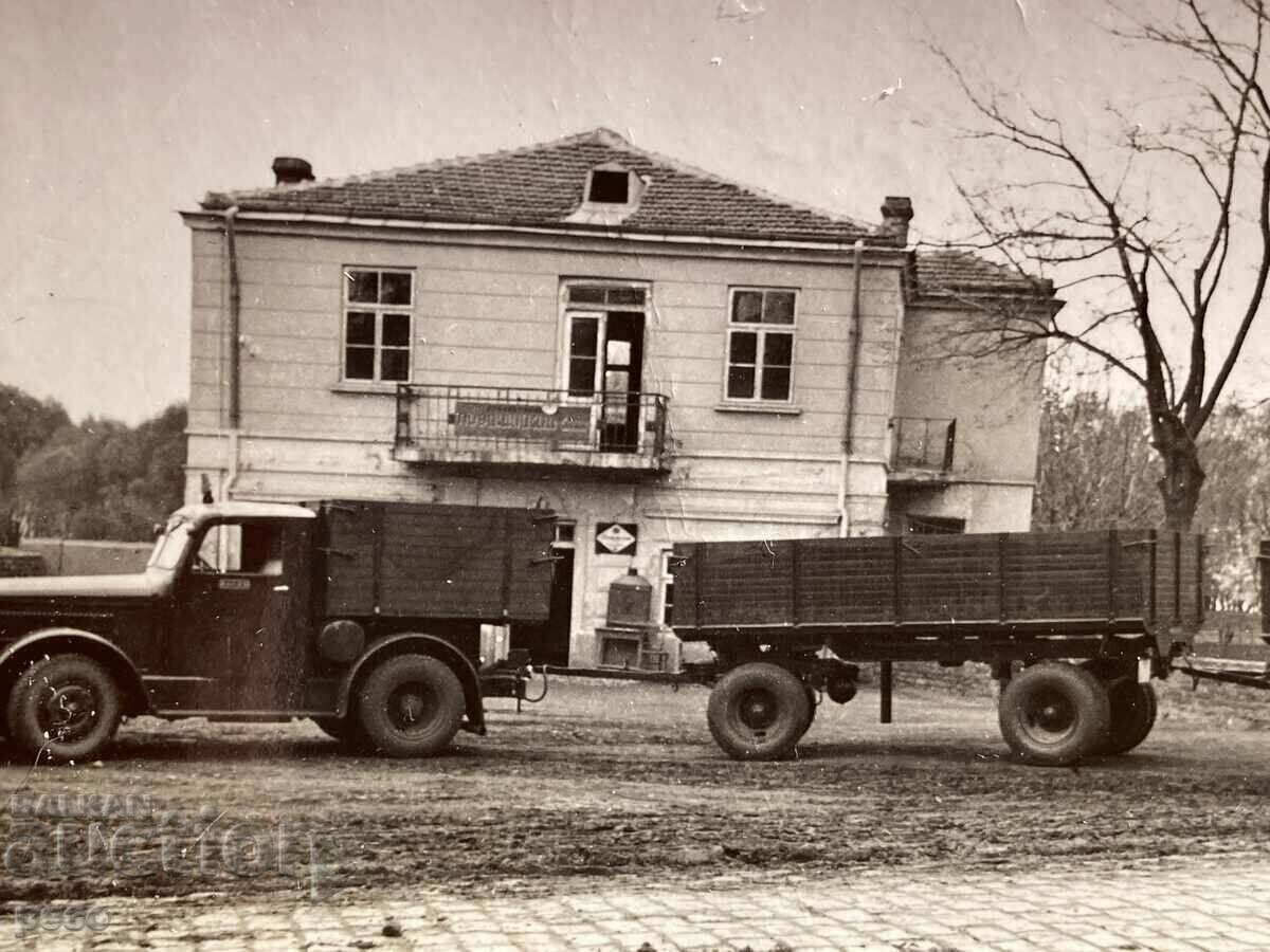 "Συνεργατική μεταφορά" Iskra κοντά στο Vrajdebna 1938. Αυτοκίνητο τρένο