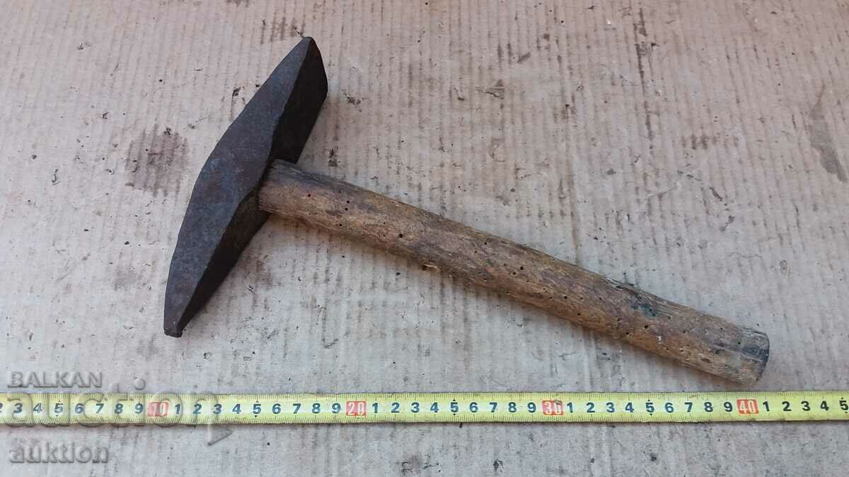 Auction BOTTLER'S TOOL - HAMMER Auction BOTTLER'S TOOL - HAMMER