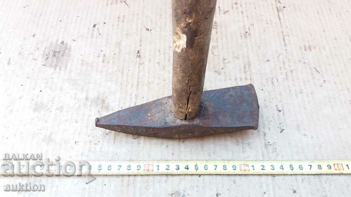 Delivery of BOTTLER'S TOOL - HAMMER Delivery of BOTTLER'S TOOL - HAMMER