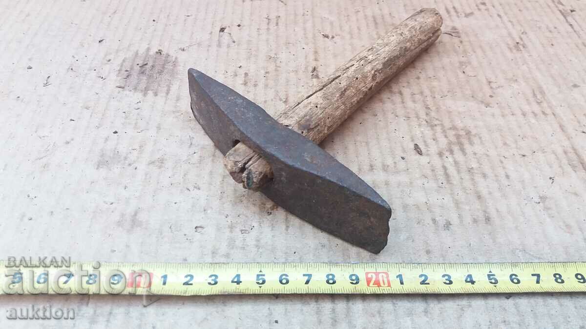 Auction  WROUGHT RENAISSANCE BOTTLER'S HAMMER, TOOL