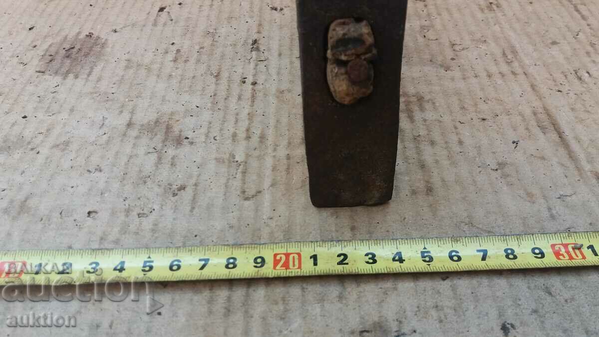 Delivery of WROUGHT RENAISSANCE BOTTLER'S HAMMER, TOOL