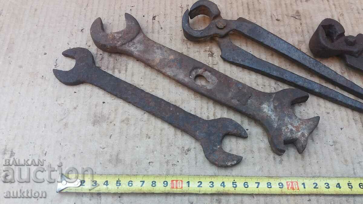 SET OF MISCELLANEOUS MILITARY WRENCHES, PLIERS, TILE - 6 SET OF MISCELLANEOUS MILITARY WRENCHES, PLIERS, TILE - 6