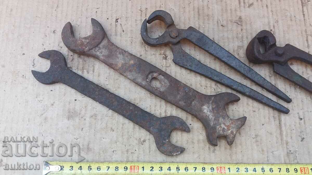 SET OF MISCELLANEOUS MILITARY WRENCHES, PLIERS, TILE - 7 SET OF MISCELLANEOUS MILITARY WRENCHES, PLIERS, TILE - 7