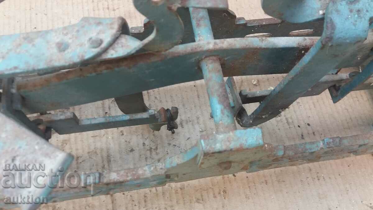 Auction  OLD SOLID SCALE, SCALE, WEIGHT WITH MARKINGS