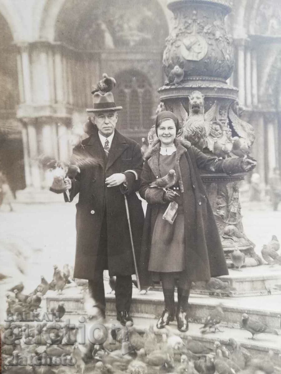 Old photo of Stefan Stefanov - Minister, advisor to Boris with price 50.00 BGN | € 25.56 Old photo of Stefan Stefanov - Minister, advisor to Boris with price 50.00 BGN | € 25.56