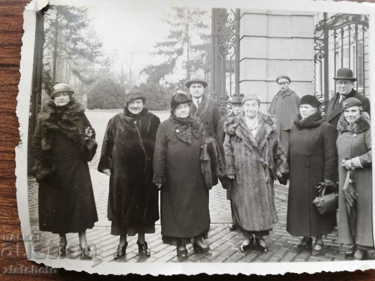 Old photo - prominent ladies in front of the Palace in Sofia with price 15.00 BGN | € 7.67 Old photo - prominent ladies in front of the Palace in Sofia with price 15.00 BGN | € 7.67