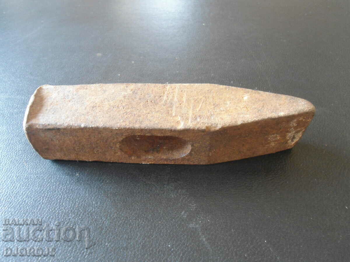 Auction An old hammer Auction An old hammer