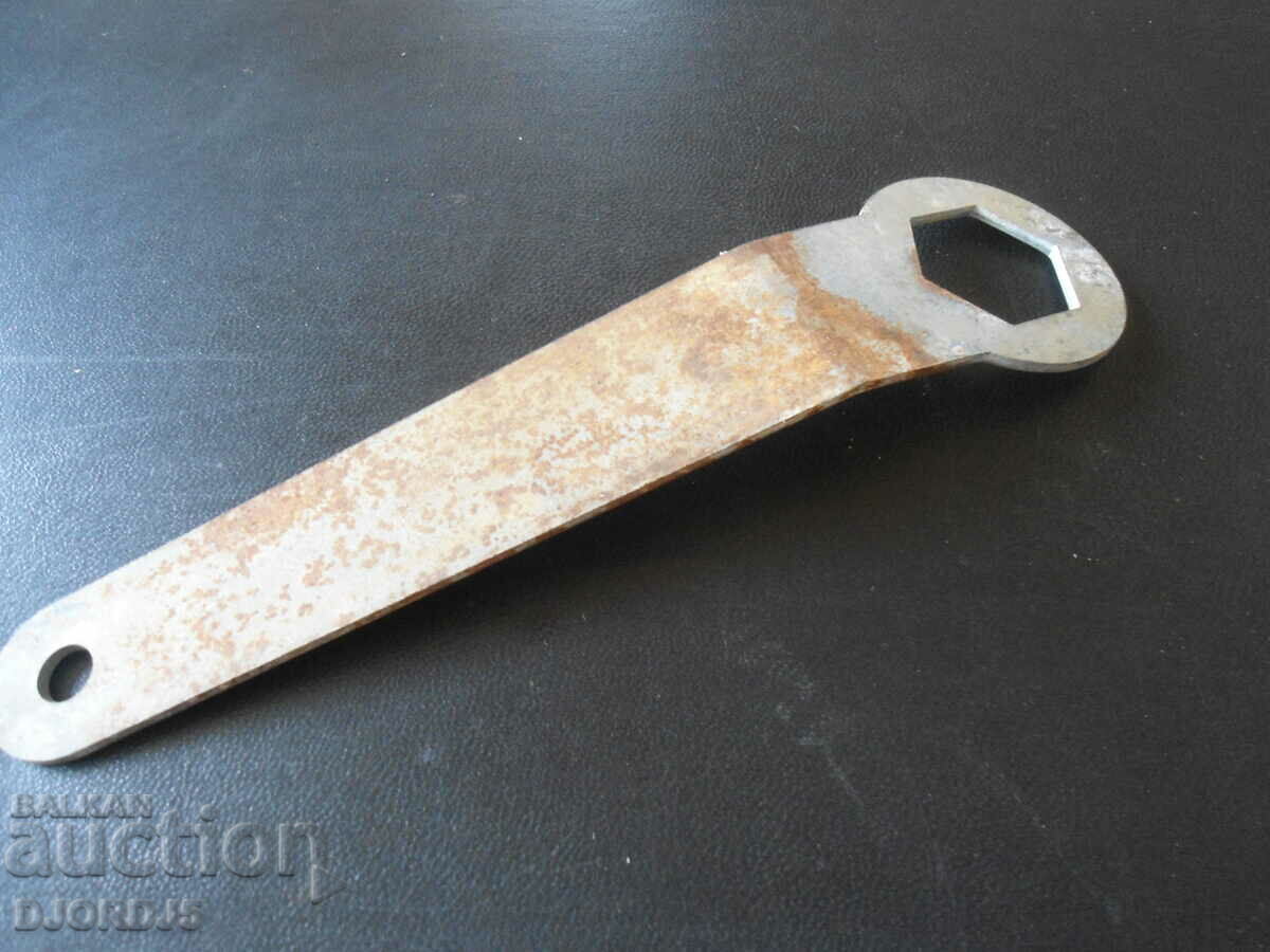 Old key with price 2.00 BGN | € 1.02 Old key with price 2.00 BGN | € 1.02