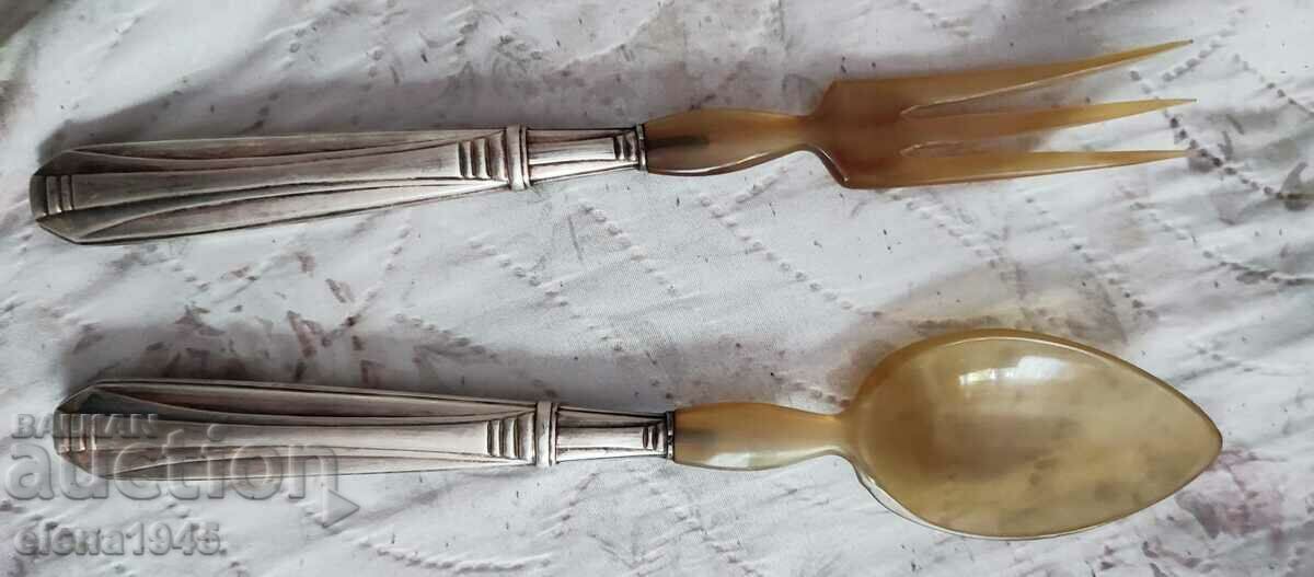 Salad utensils with price 60.00 BGN | € 30.68 Salad utensils with price 60.00 BGN | € 30.68