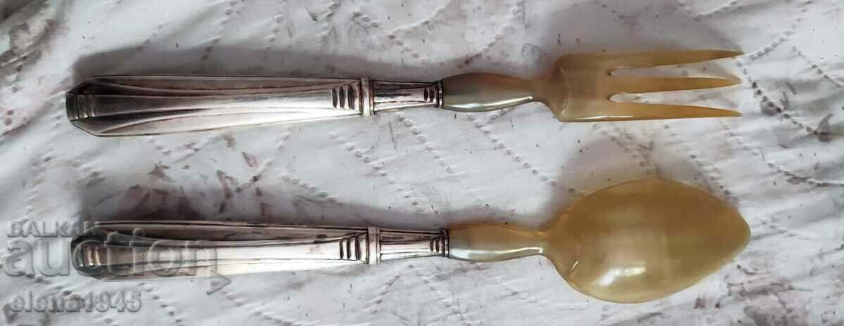 Auction Salad utensils Auction Salad utensils