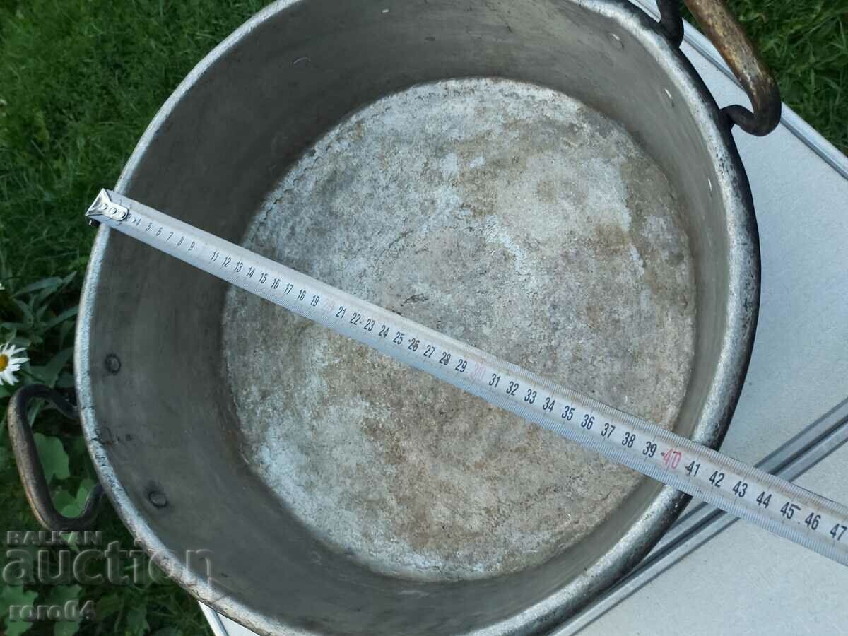 LUTENICA / SWEET TRAY - EXCELLENT with price 130.50 BGN | € 66.72 LUTENICA / SWEET TRAY - EXCELLENT with price 130.50 BGN | € 66.72