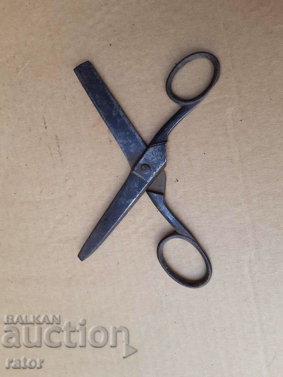 Auction Great old scissors Auction Great old scissors
