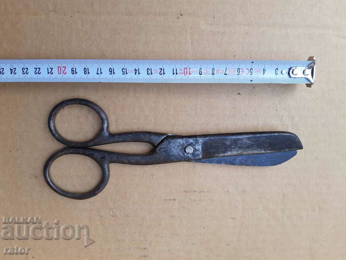 Big old interesting scissors