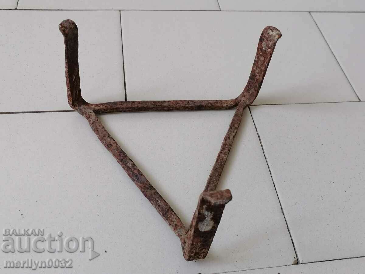 Antique wrought iron stove, hearth, grill, wrought iron with price 39.00 BGN | € 19.94 Antique wrought iron stove, hearth, grill, wrought iron with price 39.00 BGN | € 19.94