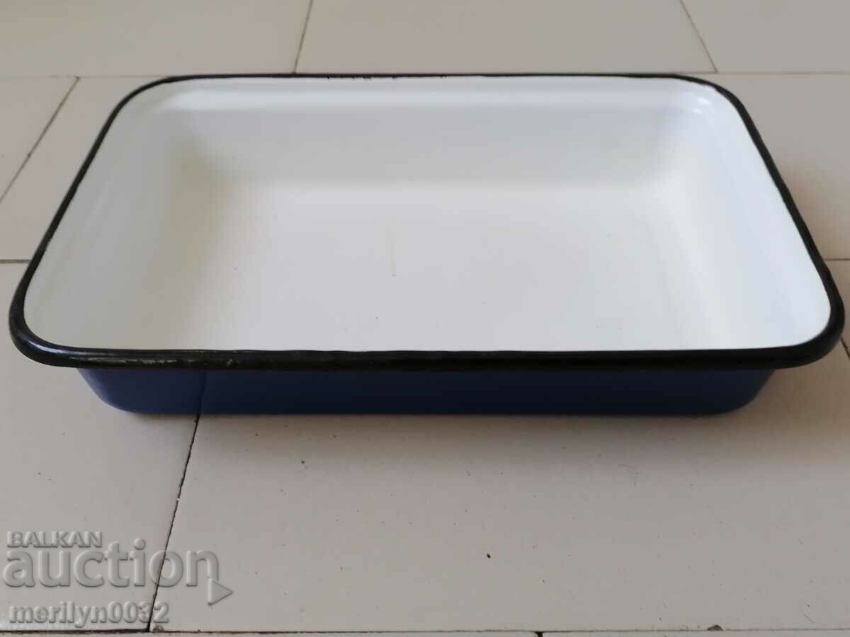 An enameled container, that's a platter with enamel with price 43.00 BGN | € 21.99 An enameled container, that's a platter with enamel with price 43.00 BGN | € 21.99