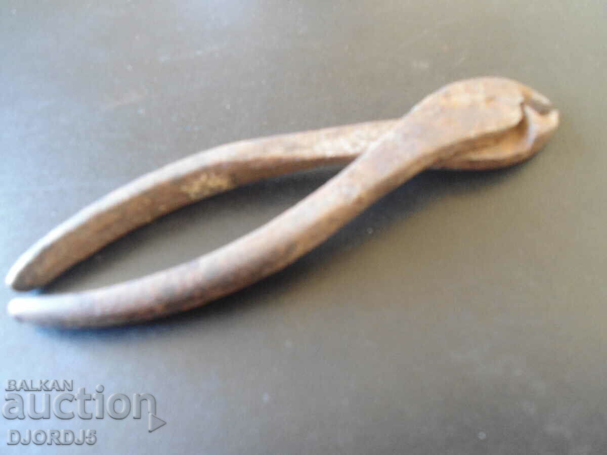 Old pliers