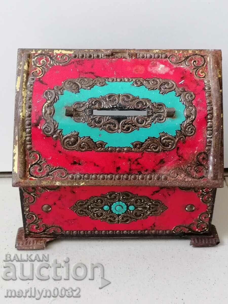 Children's tin toy piggy bank - 5 Children's tin toy piggy bank - 5