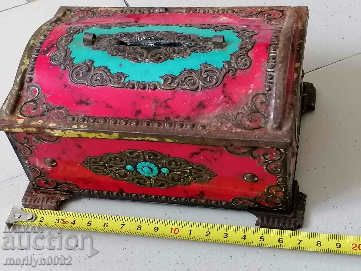 Children's tin toy piggy bank - 7 Children's tin toy piggy bank - 7