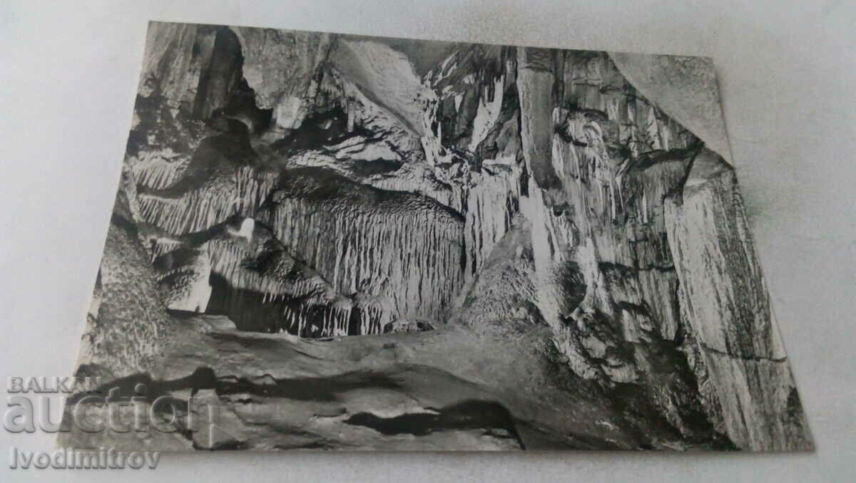 Пощенска картичка Враца Пещерата Леденика 1968