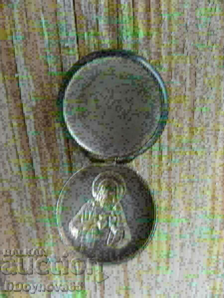 Религиозна кутийка - амулет, за енфие с цена € 30.00 | 58.67 лв.