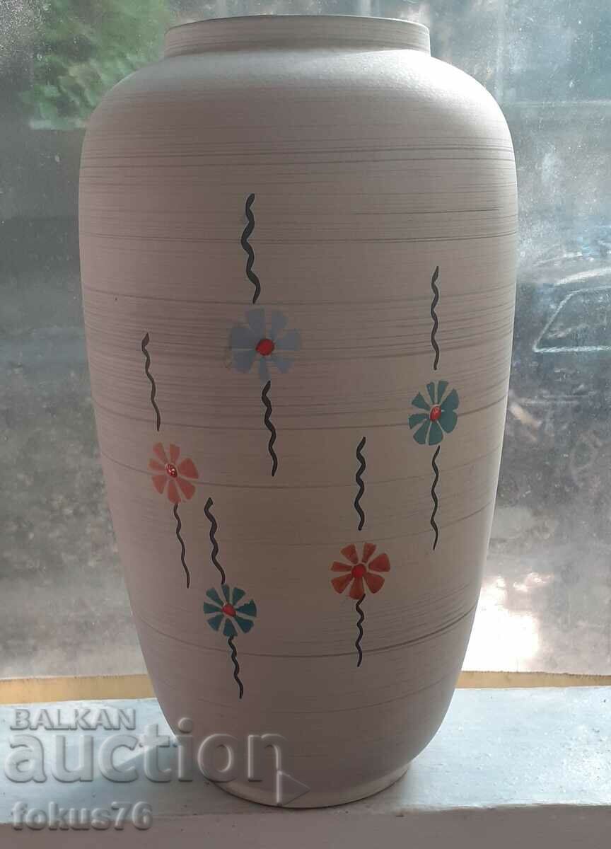 Licitație Vasă veche uriașă - ceramică germană cu ștampilă 50 - 60 de ani.