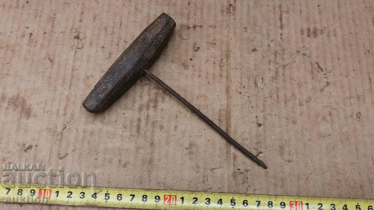 OLD ORPHAN Awl, TOOL with price 2.99 BGN | € 1.53 OLD ORPHAN Awl, TOOL with price 2.99 BGN | € 1.53