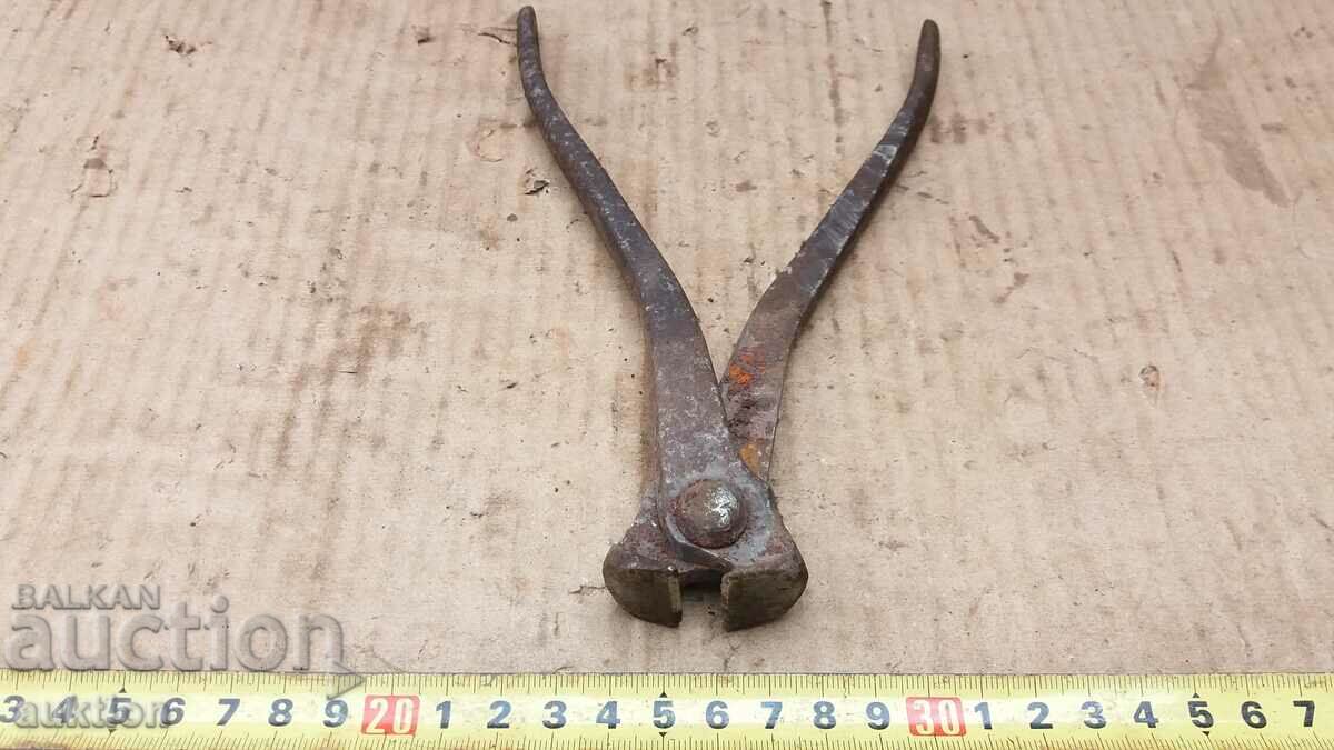 SOLID WROUGHT TILE, PLIERS, TOOL - 5 SOLID WROUGHT TILE, PLIERS, TOOL - 5