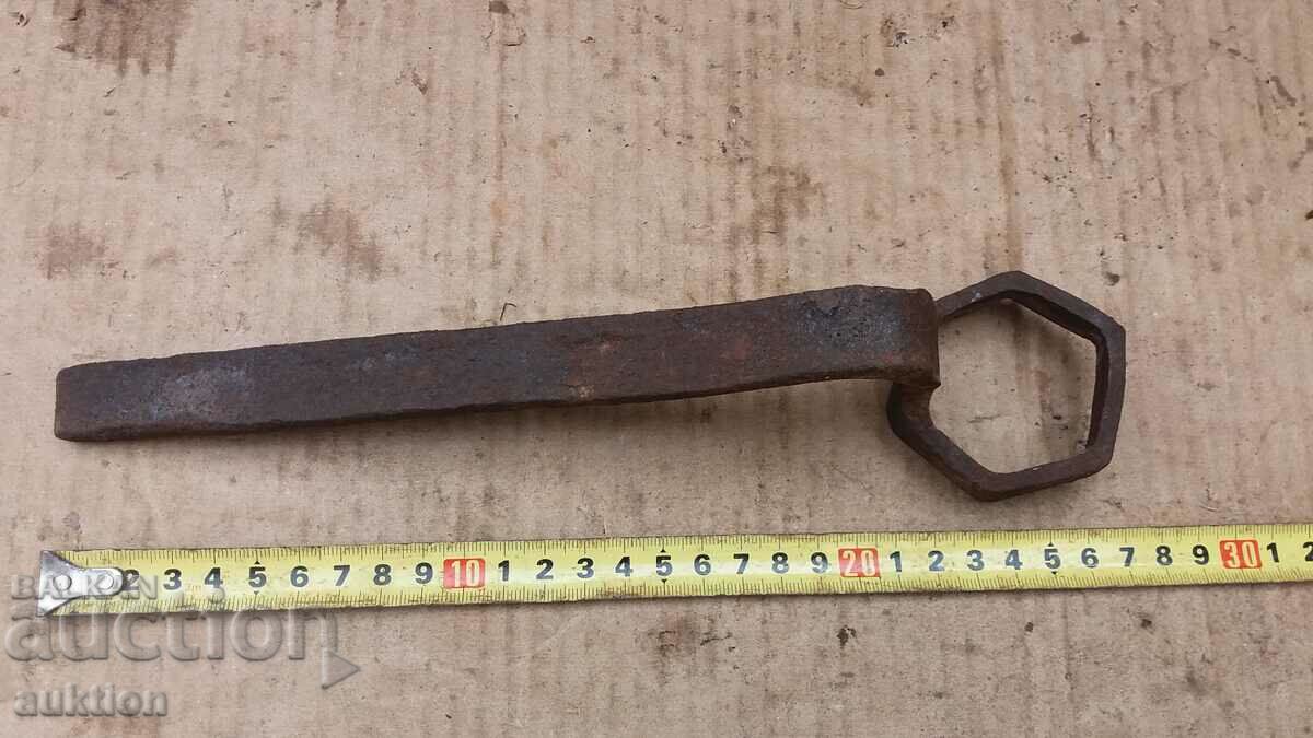 FORGED RENAISSANCE KEY OF PHAETON, TWO-WHEEL, WAGON with price 2.49 BGN | € 1.27 FORGED RENAISSANCE KEY OF PHAETON, TWO-WHEEL, WAGON with price 2.49 BGN | € 1.27