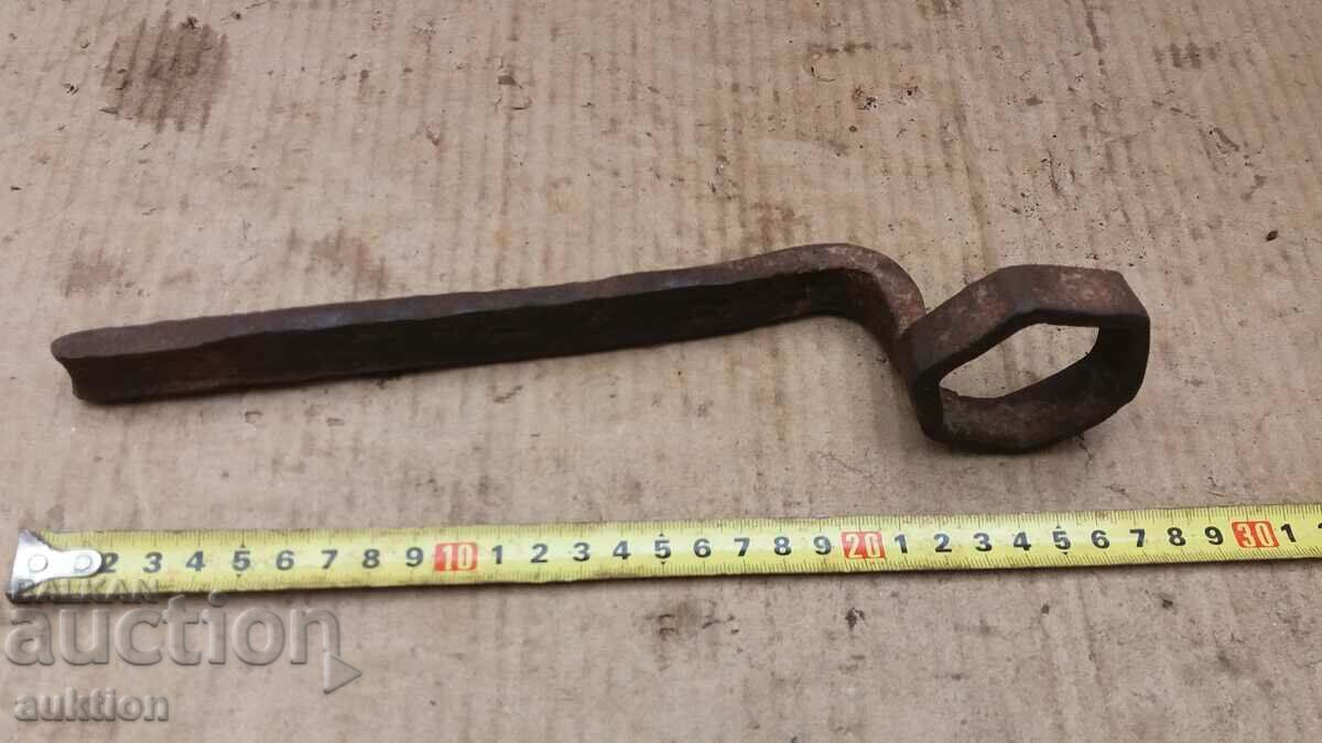 Auction FORGED RENAISSANCE KEY OF PHAETON, TWO-WHEEL, WAGON Auction FORGED RENAISSANCE KEY OF PHAETON, TWO-WHEEL, WAGON