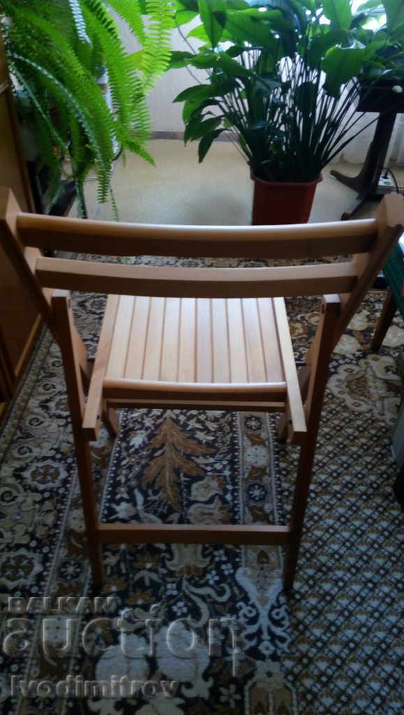 Auction Folding chair made of solid walnut wood Auction Folding chair made of solid walnut wood