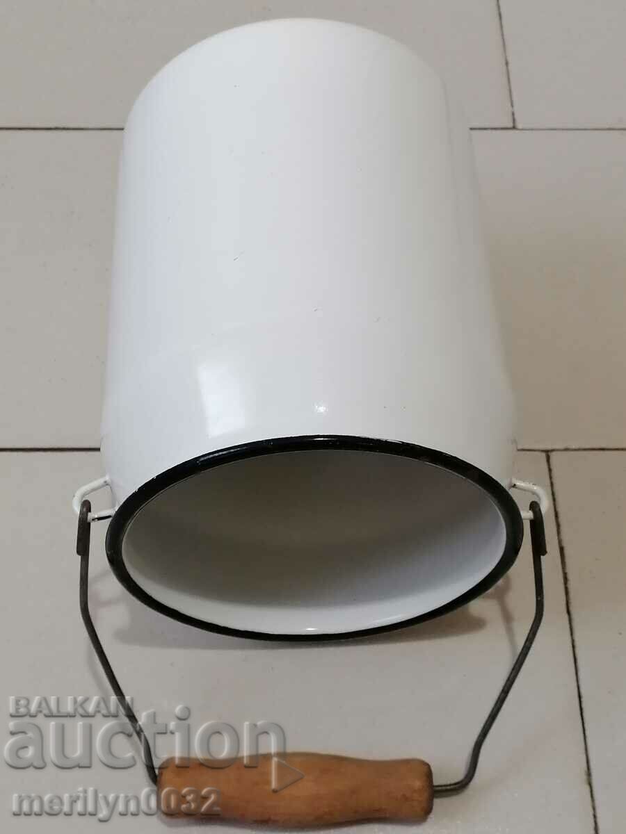 Аукцион Соц канче с дръжка, емайлиран съд, емайл, гюм кофичка Аукцион Соц канче с дръжка, емайлиран съд, емайл, гюм кофичка