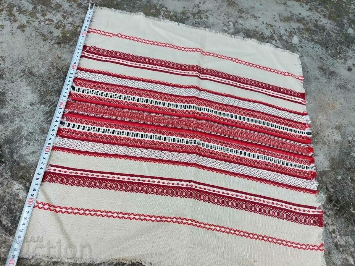 Auction OLD ETHNO CHECKED HOUSEHOLD ROOF Auction OLD ETHNO CHECKED HOUSEHOLD ROOF