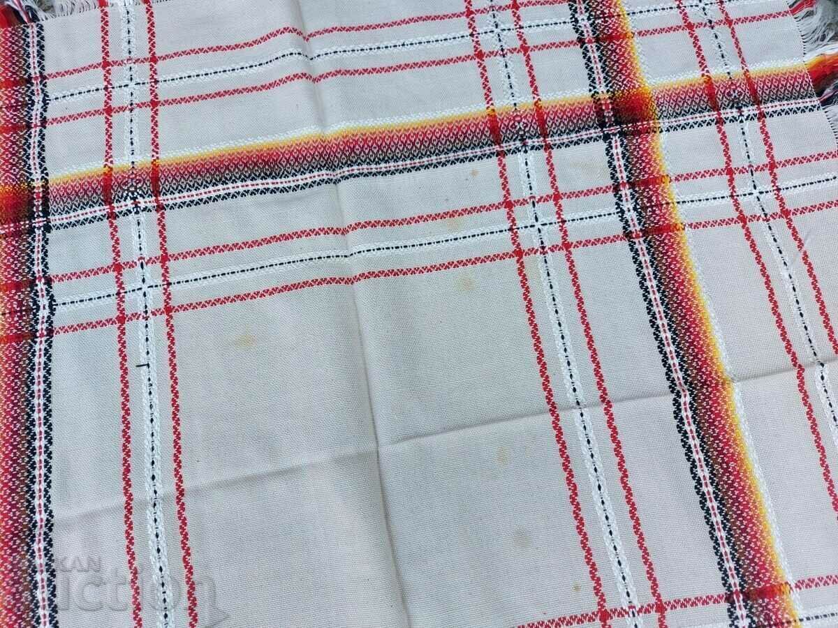 Auction AN OLD ETHNIC CHECKED HOUSEHOLD ROOF HAS SPOTS Auction AN OLD ETHNIC CHECKED HOUSEHOLD ROOF HAS SPOTS