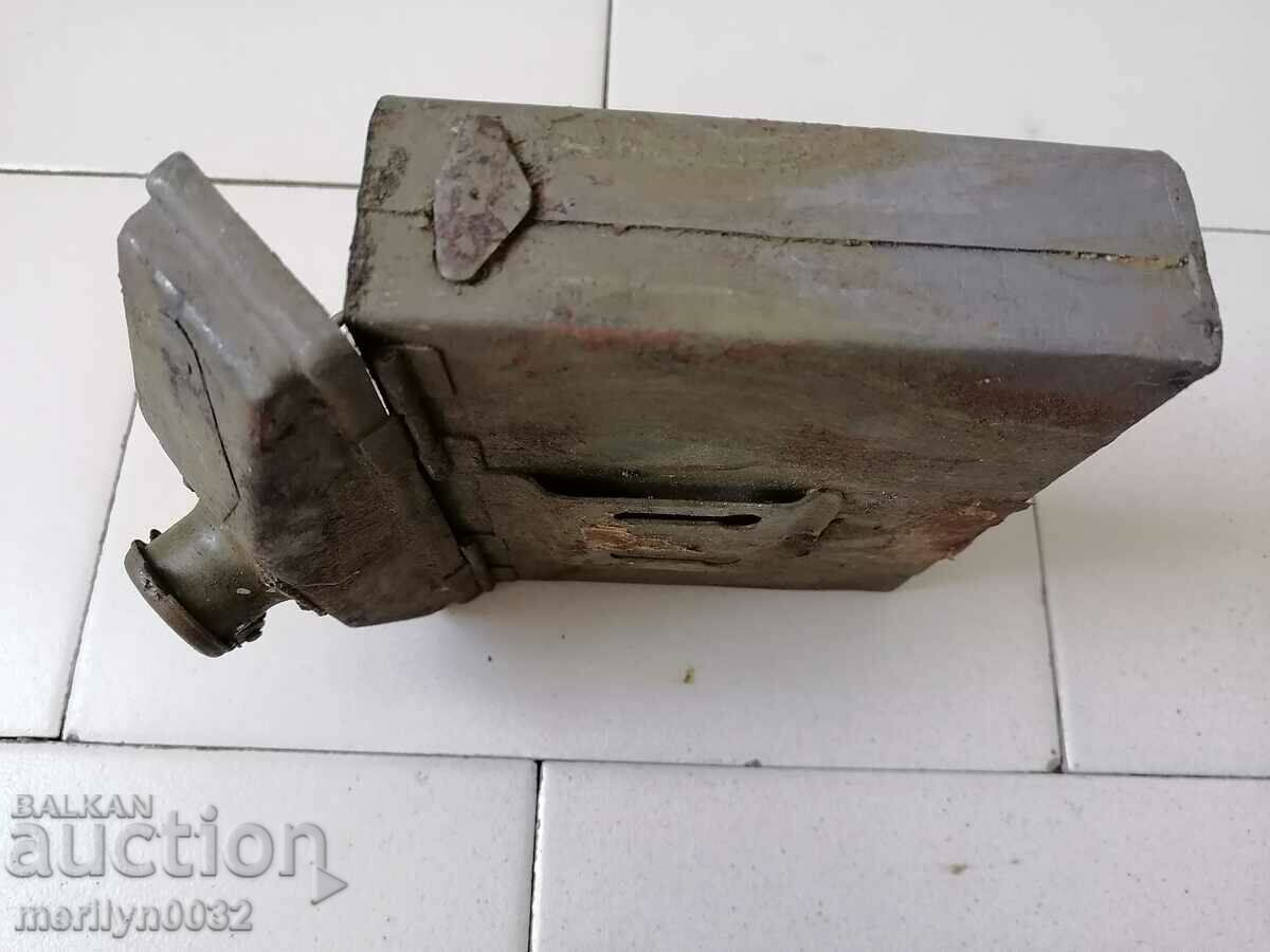 Army Metal Box World War II Box - 6 Army Metal Box World War II Box - 6