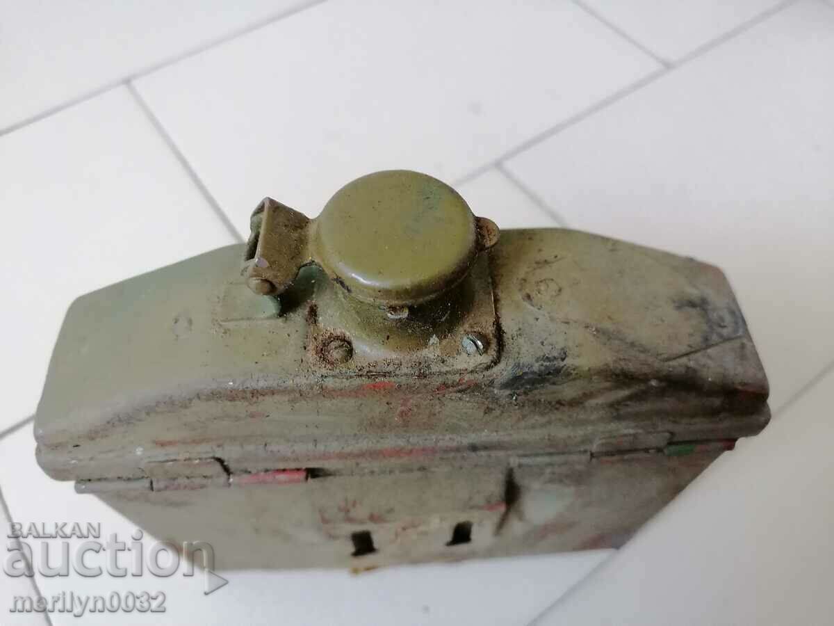 Army Metal Box World War II Box - 7 Army Metal Box World War II Box - 7