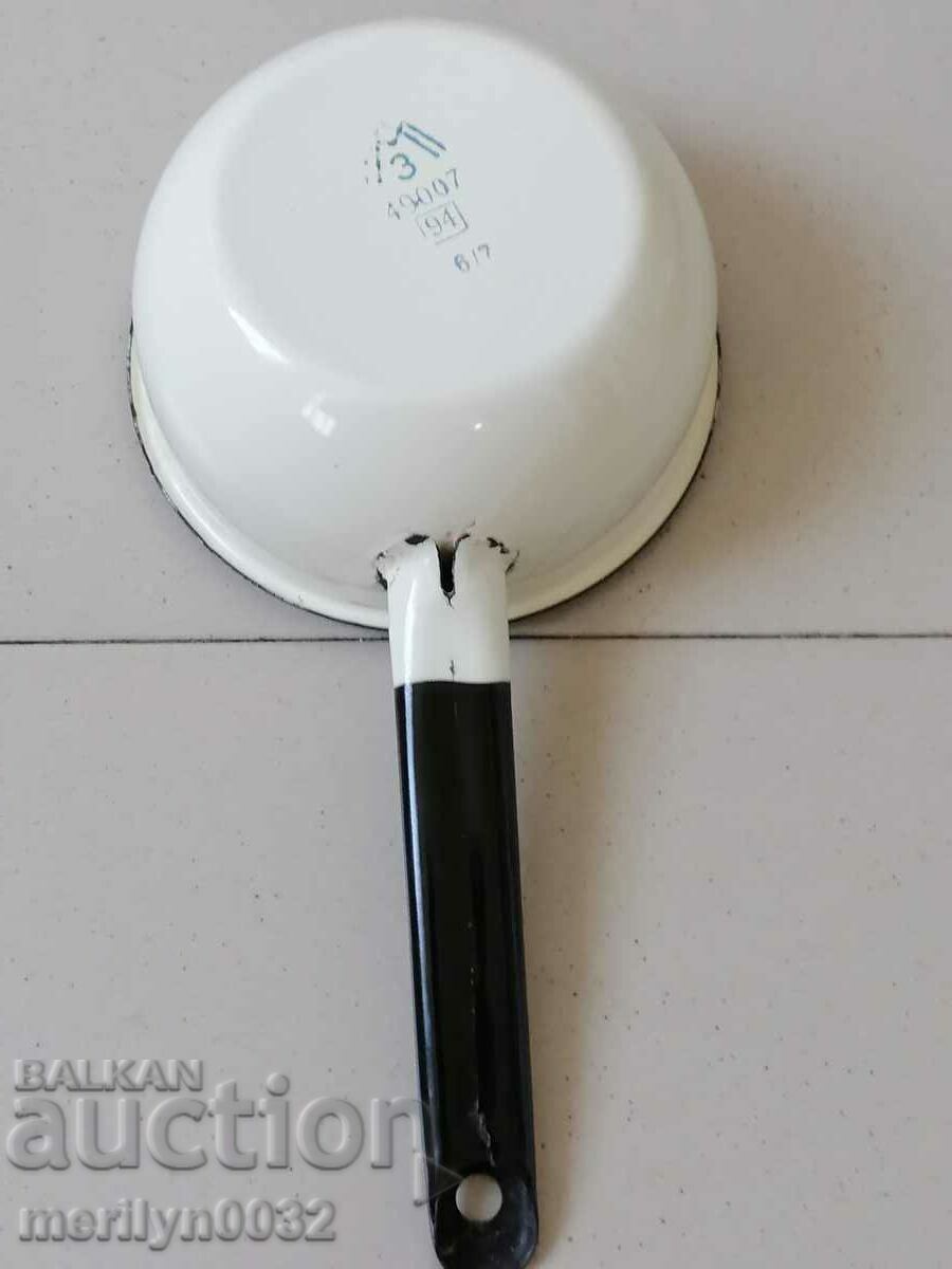 Delivery of Old enameled dish, pan with USSR enamel Delivery of Old enameled dish, pan with USSR enamel