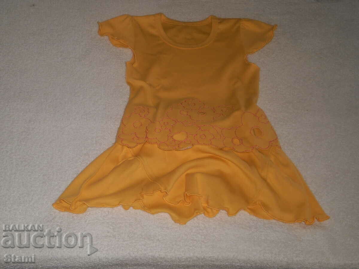 Комплект за 3-4 годишно момиче от пола и блуза, размер 110