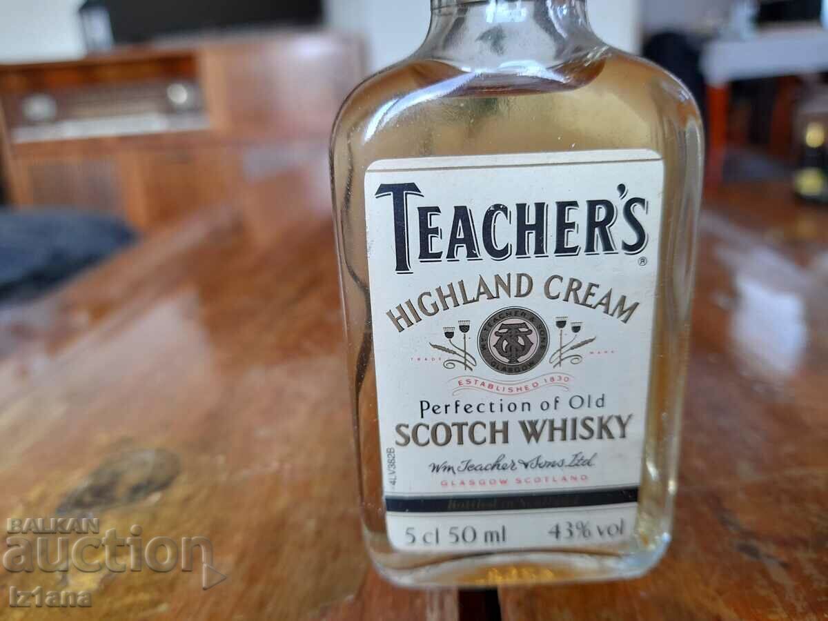 Old Teachers bottle with price 28.00 BGN | € 14.32 Old Teachers bottle with price 28.00 BGN | € 14.32