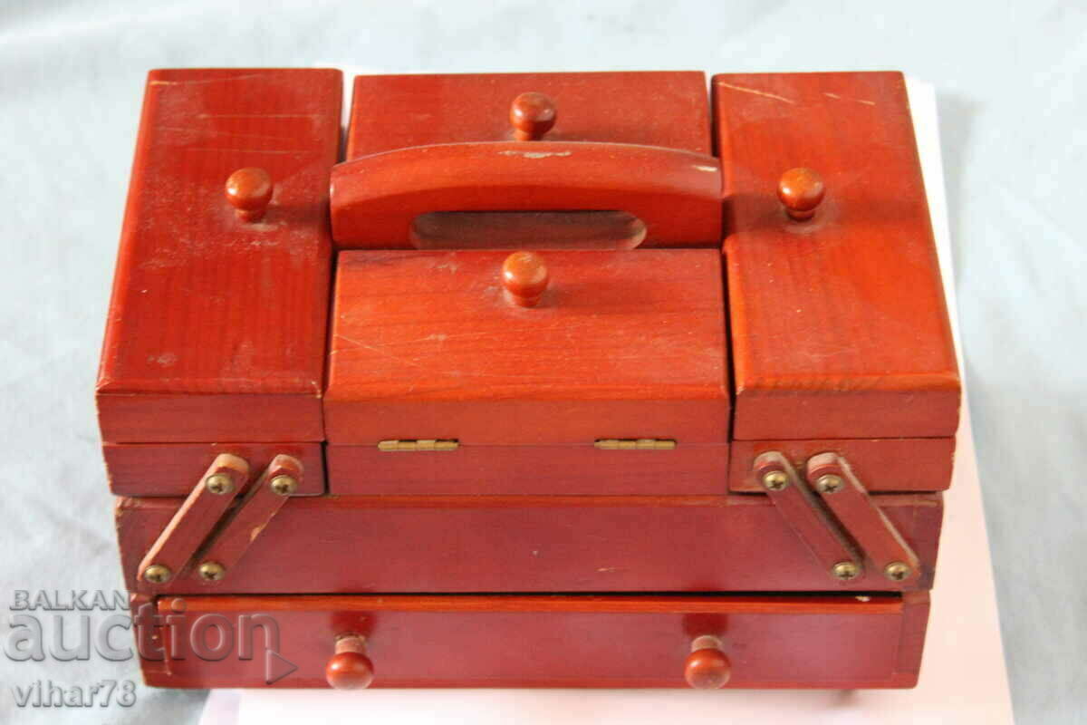 wooden jewelry box with price 75.99 BGN | € 38.85 wooden jewelry box with price 75.99 BGN | € 38.85