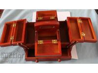 cutie de bijuterii din lemn