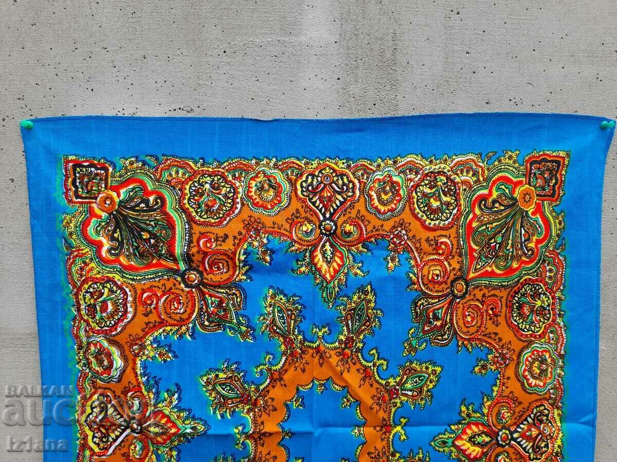 Auction Old head scarf Auction Old head scarf