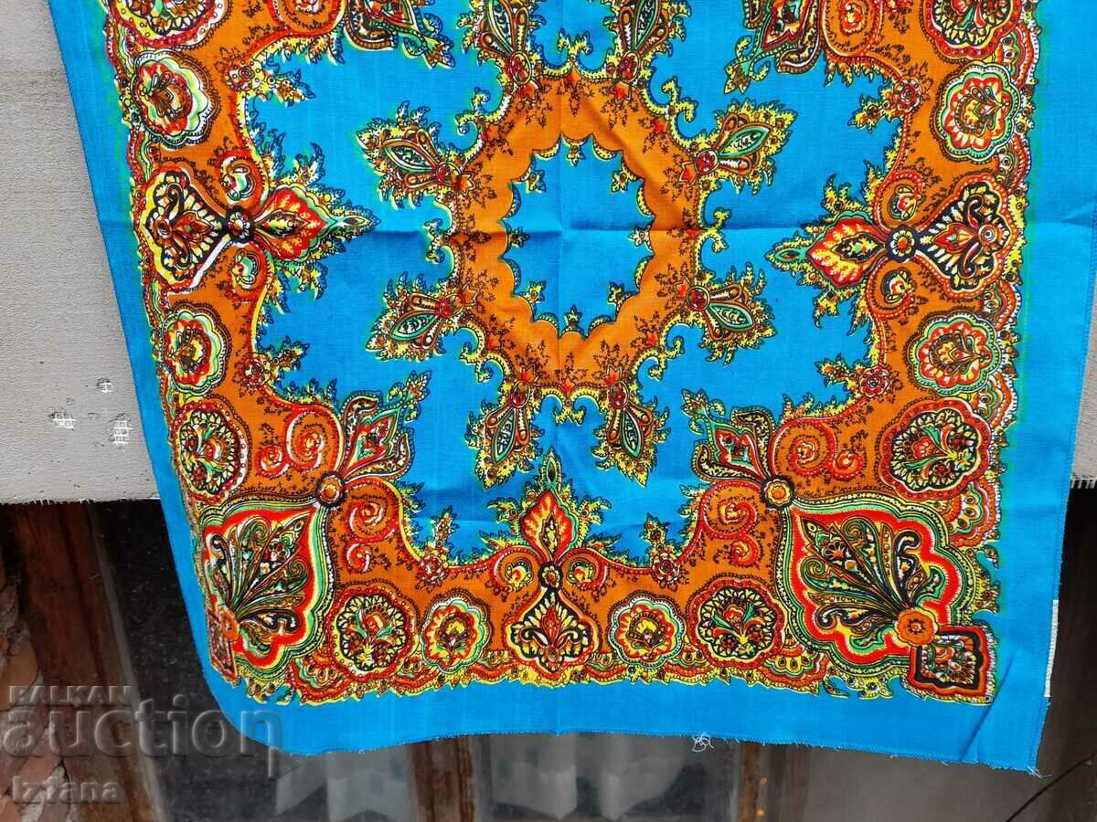 Delivery of Old head scarf Delivery of Old head scarf