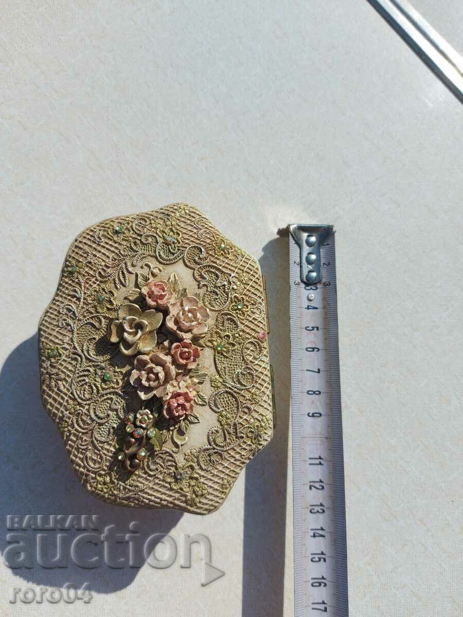 Delivery of BOX - LANTERN Delivery of BOX - LANTERN