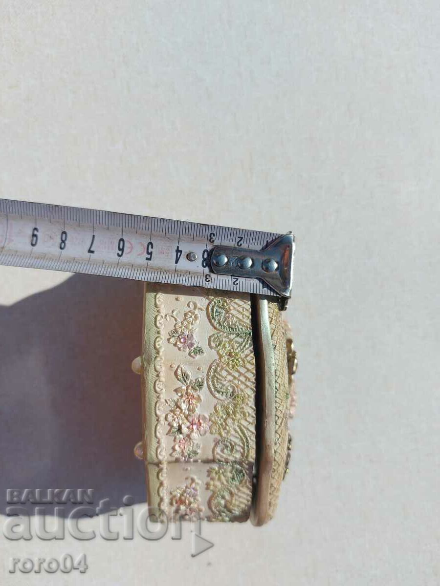 BOX - LANTERN - 5 BOX - LANTERN - 5