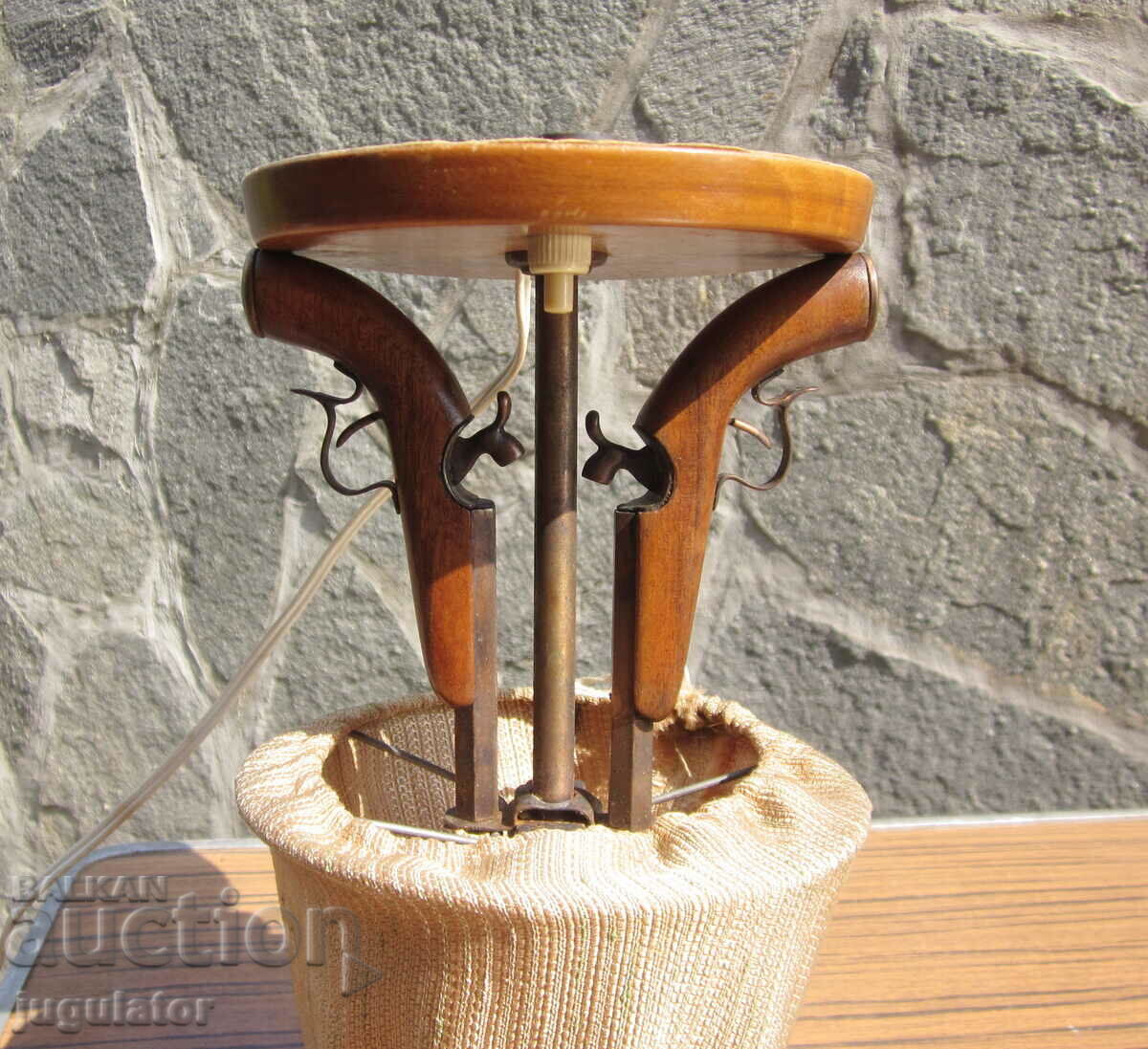 old table lamp with flintlock guns military motif - 6 old table lamp with flintlock guns military motif - 6