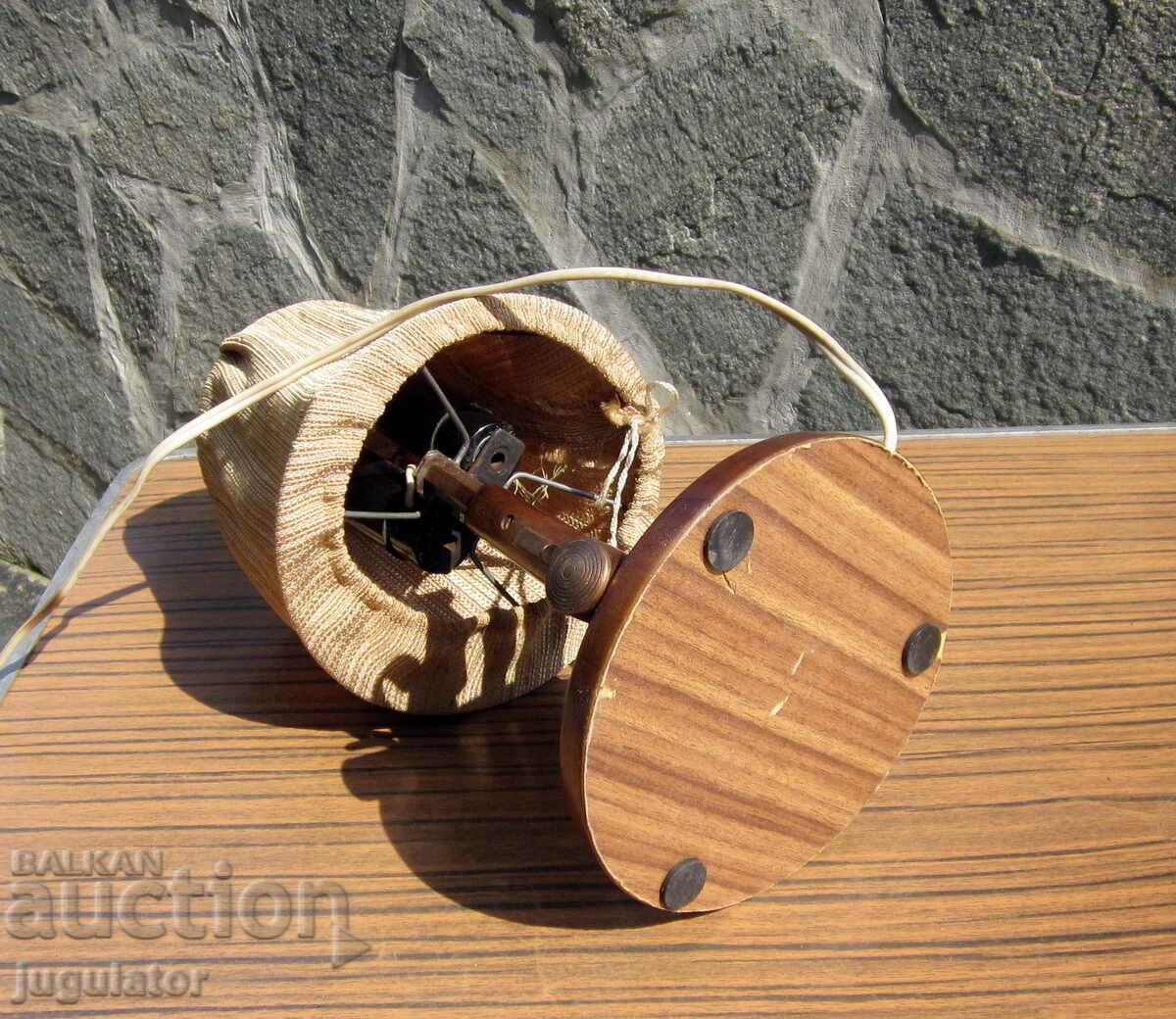 old table lamp with flintlock guns military motif - 7 old table lamp with flintlock guns military motif - 7